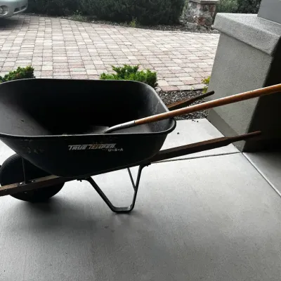 True Temper 6 Cu Ft Wheelbarrow and Shovel