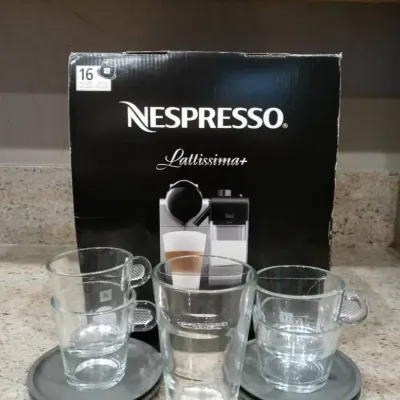 Nespresso Lattissima Machine With Cups & Saucers