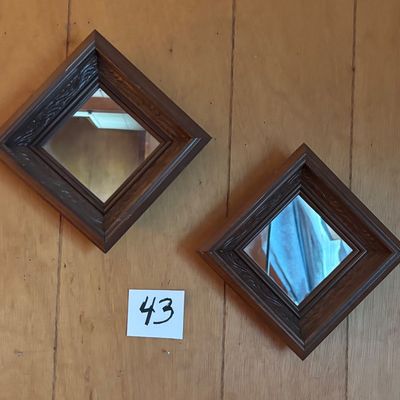 Small Wall Mirror Set