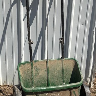 Scotts Turf Builder Classic Drop Spreader