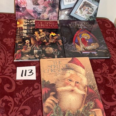 The Spirit of Christmas by Leisure Arts Lot