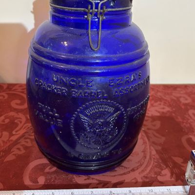 Vtg 1966 Uncle Ezra’s Cracker Barrel Assortment 4qt Cookie Jar Cobalt Blue Italy Top is broken