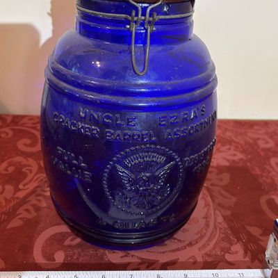 Vtg 1966 Uncle Ezra’s Cracker Barrel Assortment 4qt Cookie Jar Cobalt Blue Italy Top is broken