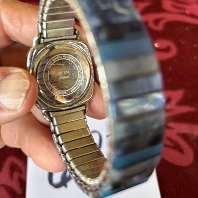 vintage Aria women's quartz wristwatch