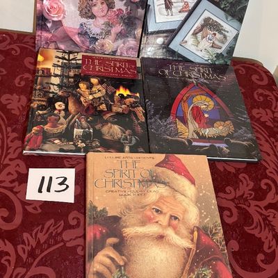 The Spirit of Christmas by Leisure Arts Lot