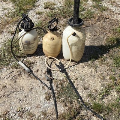 Hand Sprayer Lot