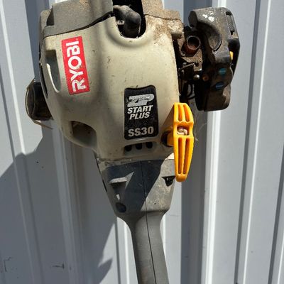 Ryobi gas-powered SS-30 Weedeater