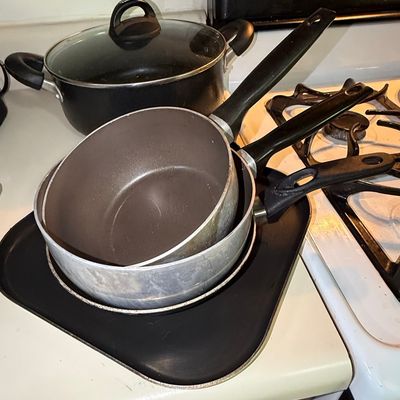 Assorted Non-Stick Aluminum Cookware (Individual Pieces)