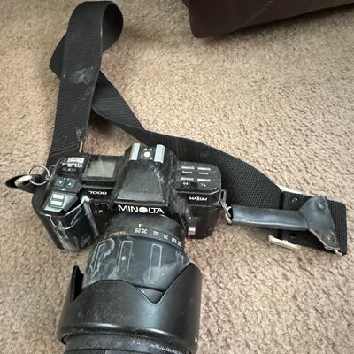 Minolta Maxxum 7000 SLR Camera with camera bag