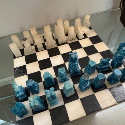 Hand-Carved Mexican Onyx Chess Set