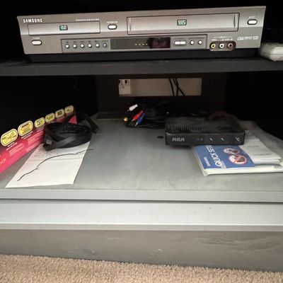 Samsung DVD-V3650 DVD/VCR Combo Player