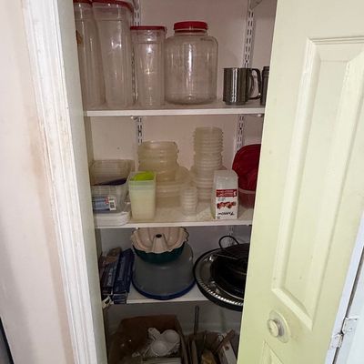 Assorted Kitchen Storage Containers and Bakeware Lot