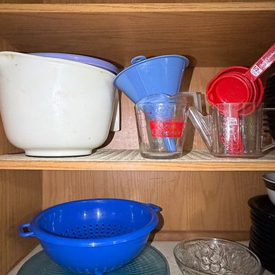 Vintage Kitchenware Lot - Anchor Hocking, Betty Crocker, Tupperware