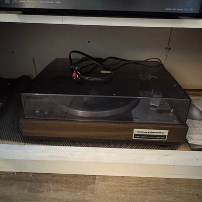 Marantz 6100 Belt-Drive Turntable
