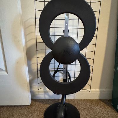 Antennas Direct ClearStream 2V Indoor/Outdoor HDTV Antenna