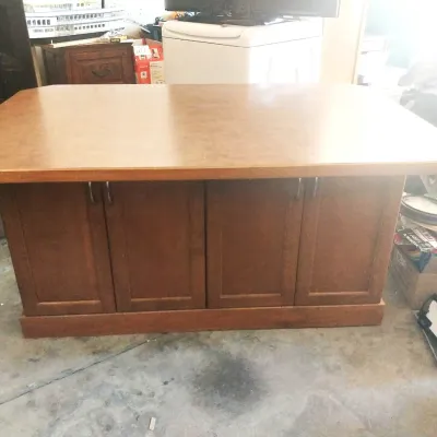 Sale Photo Thumbnail #218: MEASURES 60X40X30 CAN USE AS CENTER ISLAND/LAUNDRYROOM/HOBBY OR WORK TOP