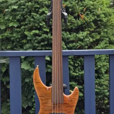 Guild Pilot Bass Guitar (LR-1)