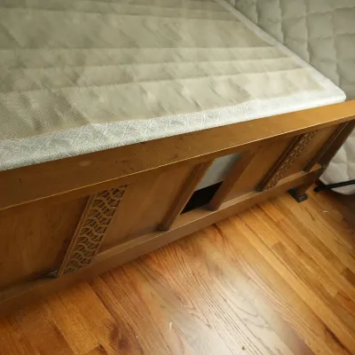 Stanley mid-century footboard. Part of 5-piece bedroom set