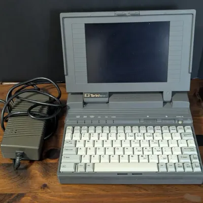 Vintage Twinhead SuperNote SX 80386SX Laptop Computer with Power Adapter