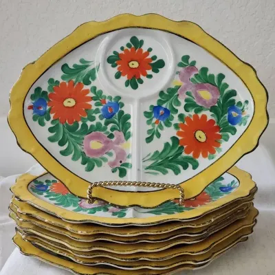 8 Floral Divided Party Plates
