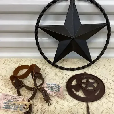 Decorative Wrought Iron Texas Star With  Rope Border  One Texas State Hook Two Spurs