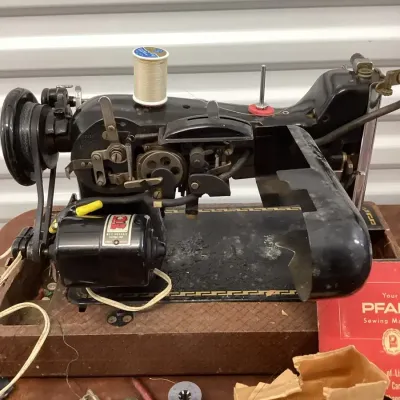With Accessories And ManuaVintage Pfaff Electric Portable Sewing Machine With Accessories And Manual