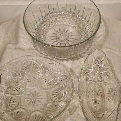 3 Raised Glass Serving Bowls