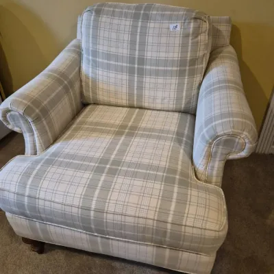 Sale Photo Thumbnail #183