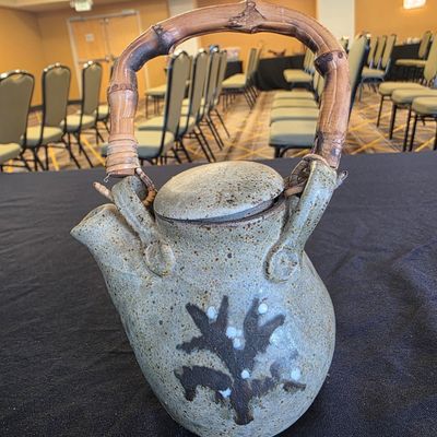 Ceramic kettle