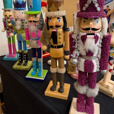 Nut crackers