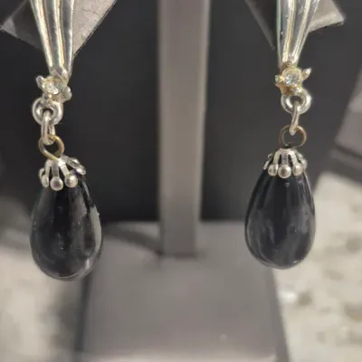 Sale Photo Thumbnail #32: Lapis Lazuli Pendant 925 sterling snake chain & Dangle Earrings
Necklace is 16" w/ lobster claw, Pendant has filigree scroll bail.
Pendant has a Deco design
