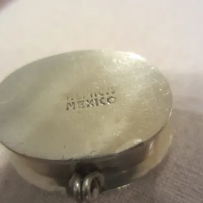 Vintage Alpaca Mexico Silver Onyx MOP Shell Flower Inlay Round Pill Trinket Box