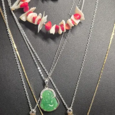Sale Photo Thumbnail #222: Lot 6 Asst. Vintage Necklaces 
> 2 Fetish necklaces:  choker and 16"
> 4 stone pendant necklaces
ALL in excellent condition and ready for resale