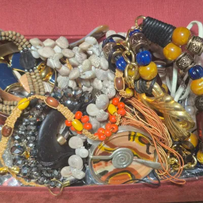 Lot of Fashionable Jewels ~ over 4 LBS. w/ suede box