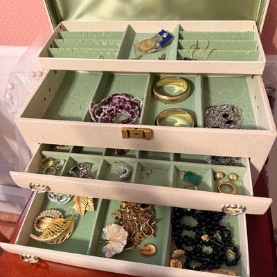 Sale Photo Thumbnail #136