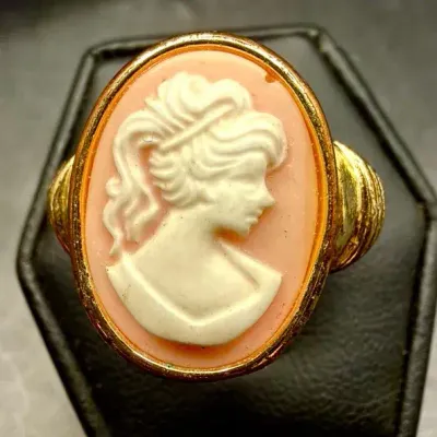 Vintage Cameo Ring