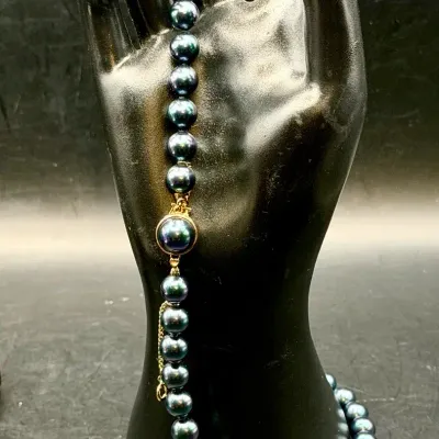  Vintage Majorica Black Peacock Faux Pearl Necklace