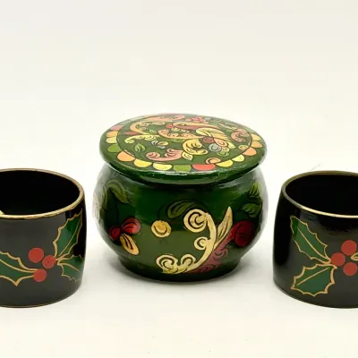 Adorable Trinket Box & (2) Napkin Rings 