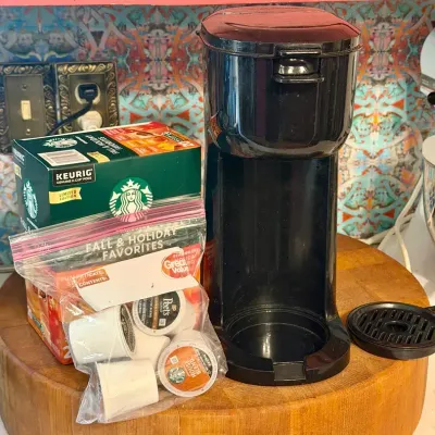 POD Coffee Maker And Accessories 