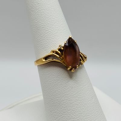 LOT 184: Marquise Cut Stone Romanza 14K Gold Ring 2.66g Tw, sz7