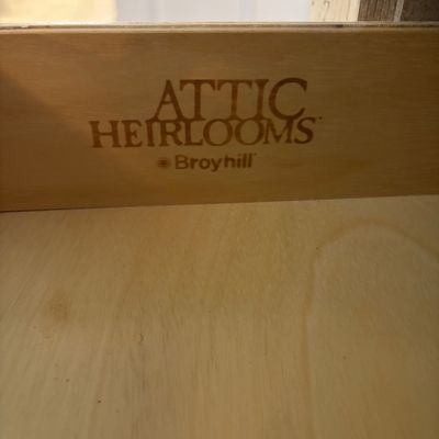 LOT 149: Set of 2 Broyhill Attic Heirlooms Side Tables