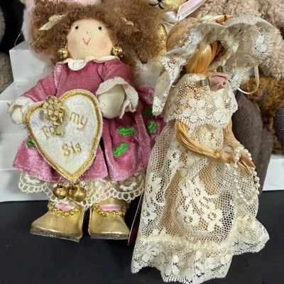 LOT 165: Dolls and Bears Including Boyds Bears, Russ, Ganz and More