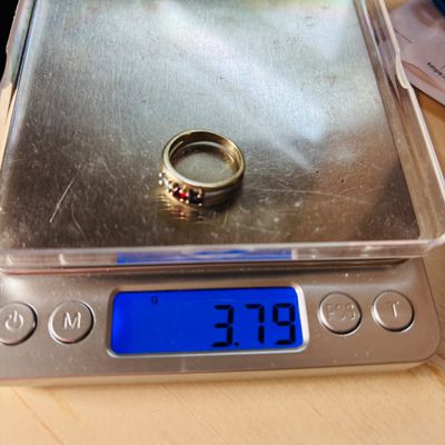 LOT 197: Mother's Ring 14K, 3.79g Tw, sz6.5