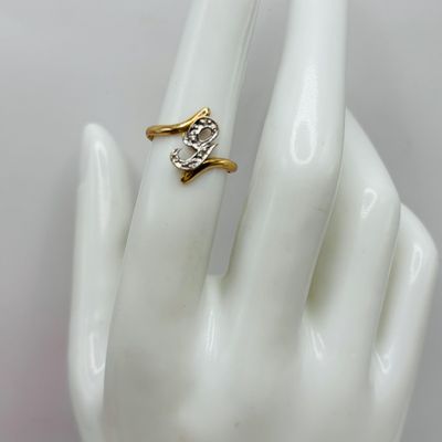 LOT 198: Initial G 14K Gold Ring 1.65g Tw sz 5.5