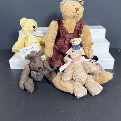 LOT 165: Dolls and Bears Including Boyds Bears, Russ, Ganz and More