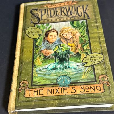 LOT 79: Vintage Dan Dee Animatronic Frog "The Gambler" in Original Box, Spidewick Childrens Book. Poker Chips, Cards and Hand...
