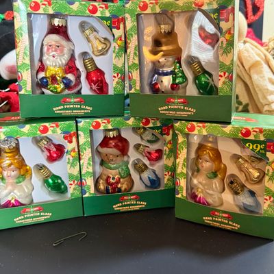 LOT 23: Large Assortment of Holiday Decor