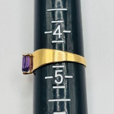 LOT 182: Pear Cut Amethyst Color Stone, SRB 14k Ring, 1.88g Tw, sz4.5