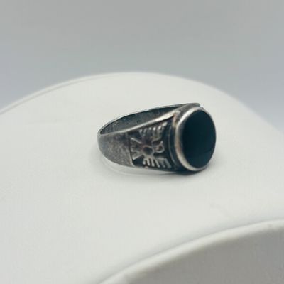 LOT 181: Vintage Oval Onyx 925 Sterling Silver Ring, 5.45g Tw, sz11