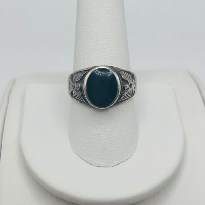 LOT 181: Vintage Oval Onyx 925 Sterling Silver Ring, 5.45g Tw, sz11